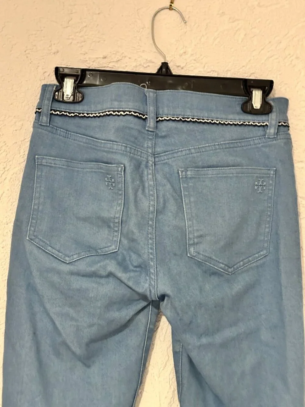 Tory Burch Light Wash Ruffle Trim Capri Jeans Size 24